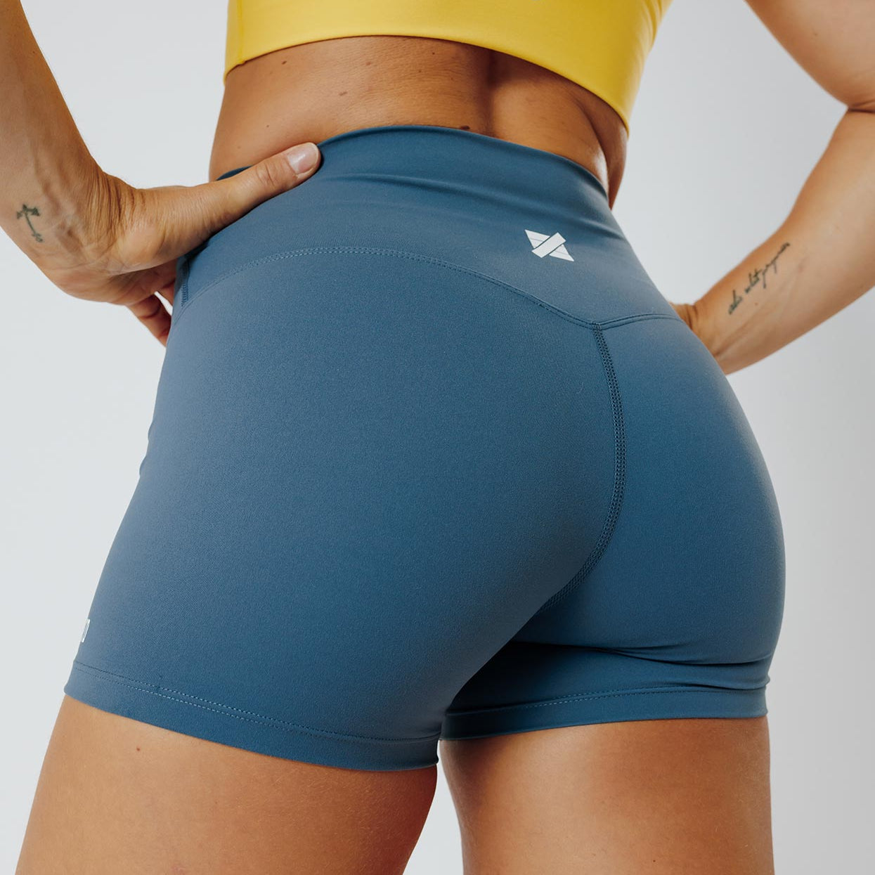 <tc>S</tc>HORT HIGH FREEDO<tc>M</tc> 31' cosmic navy