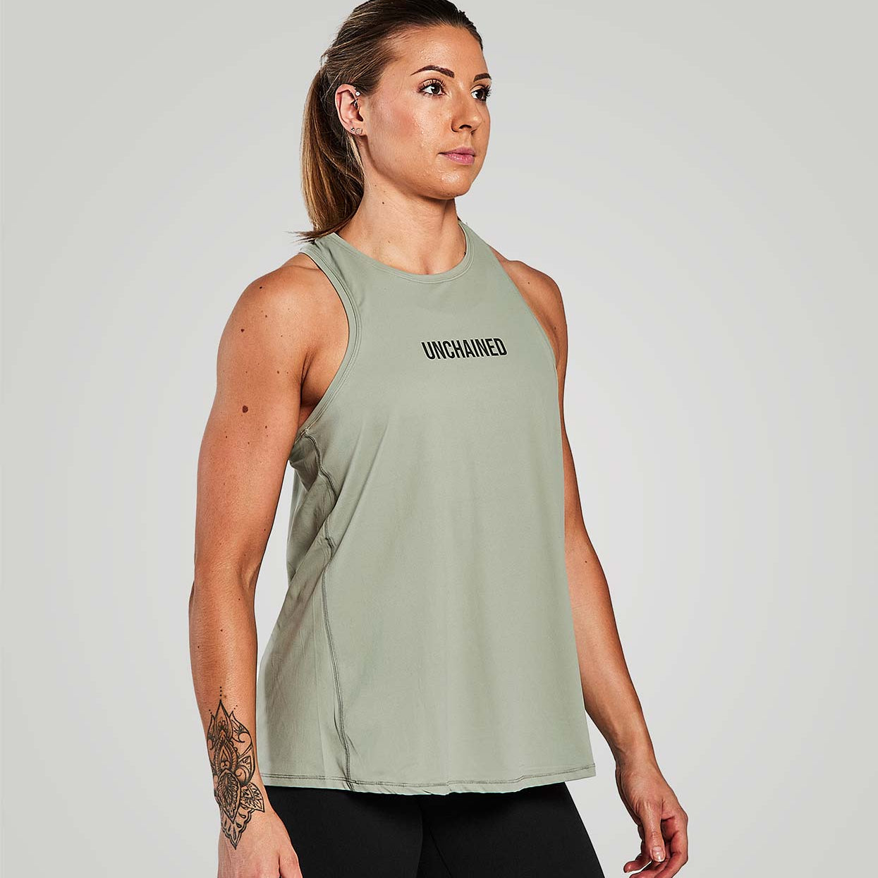 TOP UNCHAINED BREATHE