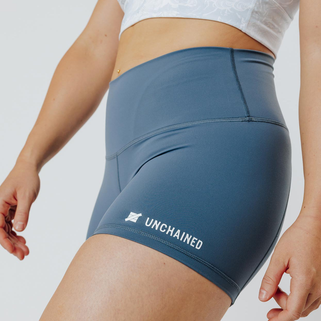 <tc>S</tc>HORT <tc>L</tc>IGHTER 31' cosmic navy