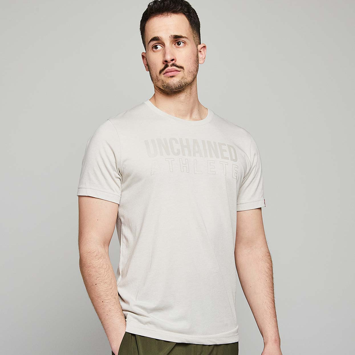 T-<tc>S</tc>SHIRT NEW U.A T/T